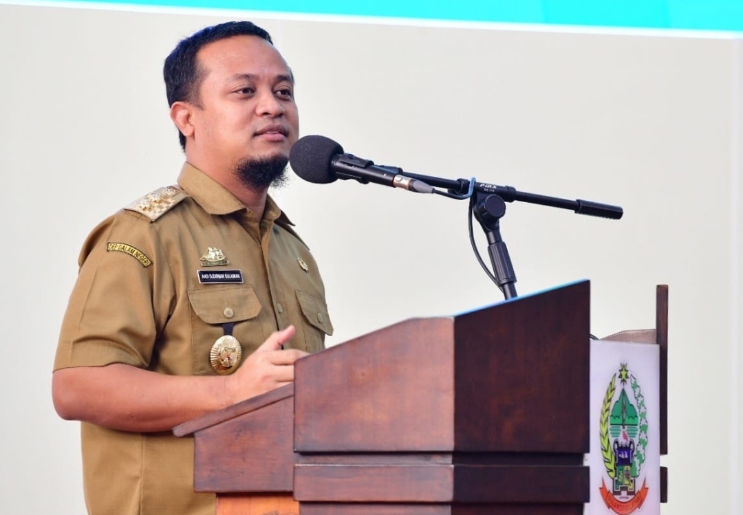 Plt Gubernur Sulsel Serahkan Bantuan Mobil ke Bapenda Sidrap