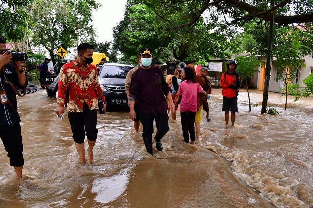 Plt Gubernur Andi Sudirman Tinjau Lokasi Titik Banjir di Jeneponto