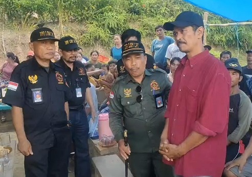 warga dusun salulebo mamuju tengah