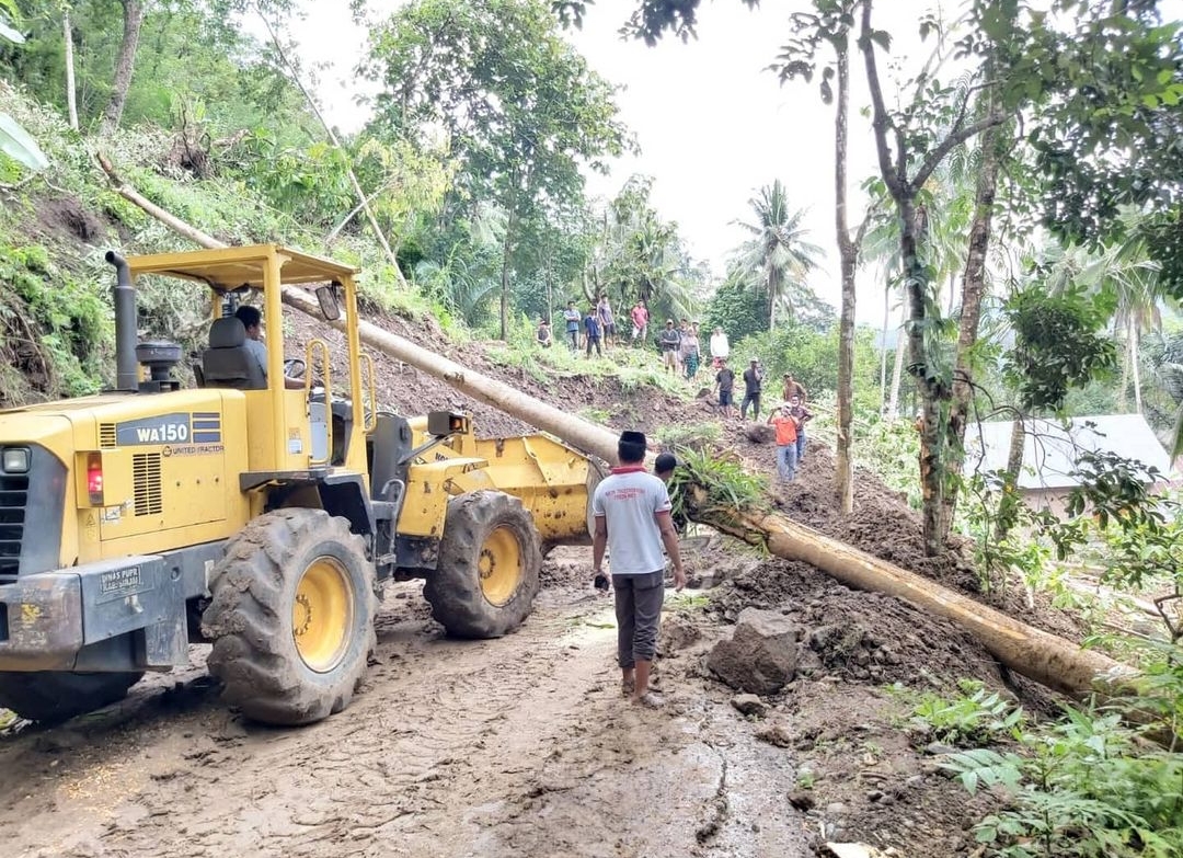 Andi Sudirman Kirim Bantuan untuk Korban Bencana Longsor di Sinjai