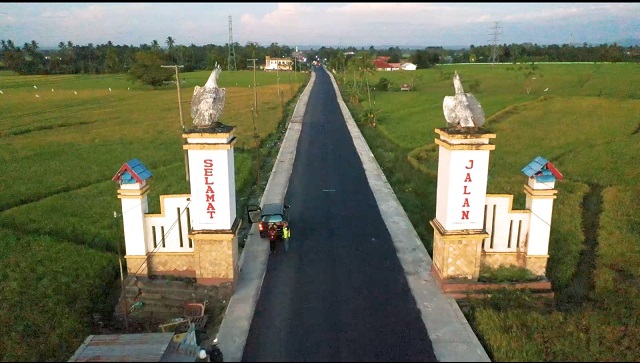 enanganan Jalan Rusak di Soppeng