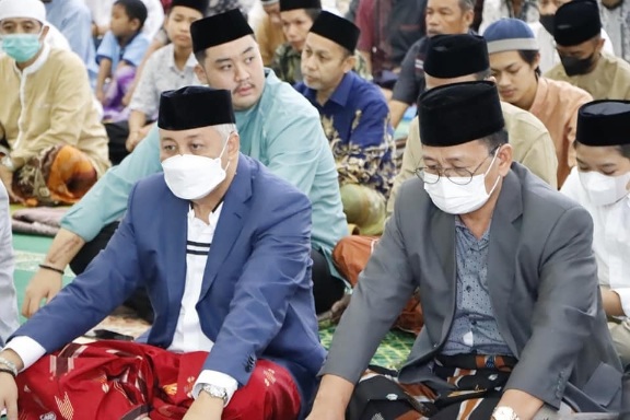 Bupati Pinrang Salat Idulfitri di Masjid Agung Al Munawir