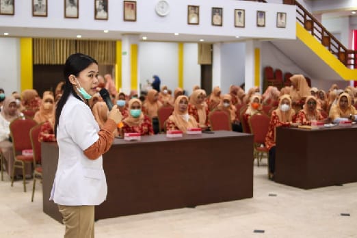 Dharma Wanita Persatuan (DWP) Kabupaten Kepulauan Selayar, melaksanakan sosialisasi kesehatan ibu dan anak, di Ruang Pola Kantor Bupati Kepulauan Selayar, Rabu (8/6/2022).