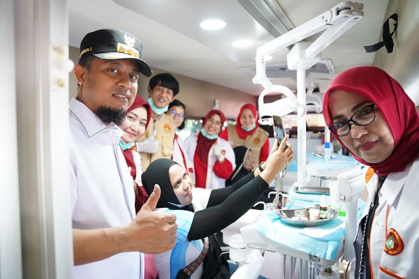 IKA Unhas Gelar Baksos di Bone, Pemprov Sulsel Turunkan Nakes Berikan Layanan Pemeriksaan Kesehatan Gratis