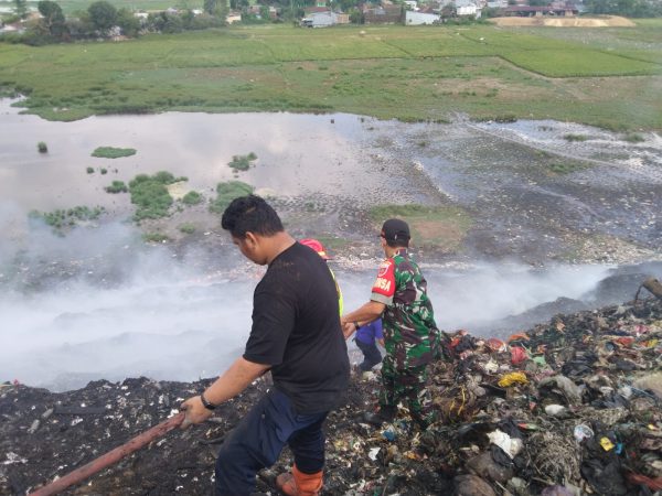 Kebakaran di TPA Tamangapa