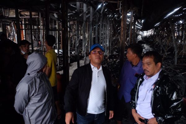 Danny Pomanto Siap Bantu Pedagang Pasar Sentral Pasca Kebakaran