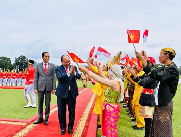 Presiden Jokowi Sambut Presiden Vietnam Nguyen Xuan Phuc di Istana Bogor