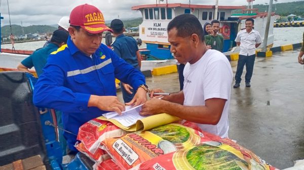 Warga Tiong Hoa dan Jemaat Siloan Bantu 167 Penumpang Dampak Cuaca Ekstrim di Selayar