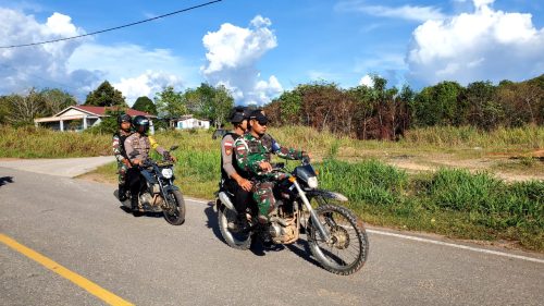 Satgas Pamtas Yonarmed 19/105 Trk Bogani Patroli Bersama Polri Sasar Perbatasan RI-Malaysia