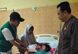 Melalui Donasi, Baznas Bantu Rp17 Juta Pengobatan Dewi Suharnita