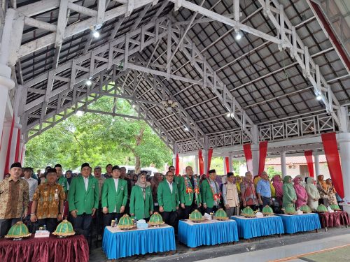 Pimpinan FK UMI Makassar bersama Mahasiswa Gelar Baksos, Gandeng Pemkab Selayar