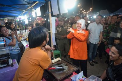 Ketua TP PKK Makassar Kunker Malam-Malam ke Pelabuhan Paotere