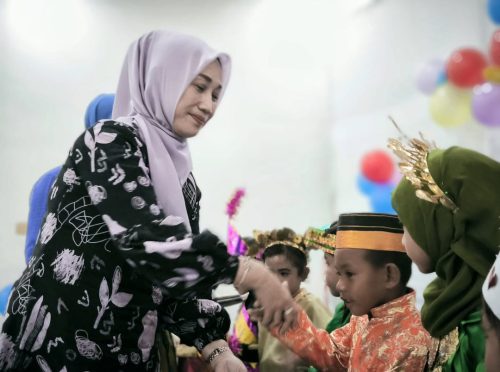 Bunda PAUD Selayar Hadiri Penamatan Ratusan Anak TK di Bontomanai