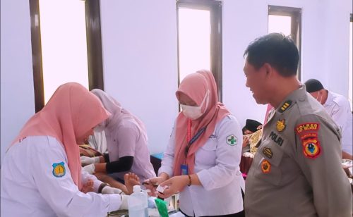 Sambut Hari Bhayangkara ke 78, Polres Selayar Gelar Sunatan Massal