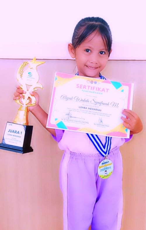 Aliyah Wahda Syaifanah Juara I Lomba Mewarnai Usia Dini di Harhubnas Ke-53